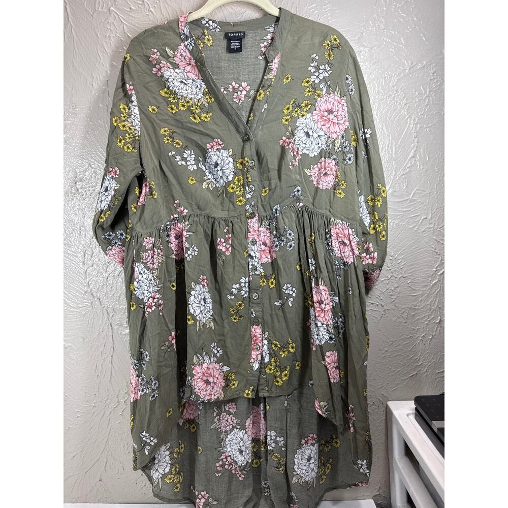Torrid Green Floral Hi-Lo Babydoll Womens Tunic Top Tab Sleeve‎ Plus Size 1
